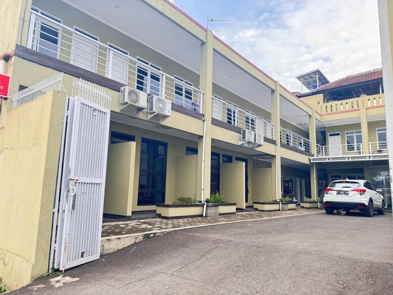 Fakhira Residence Hotel Cianjur Eksteriør billede