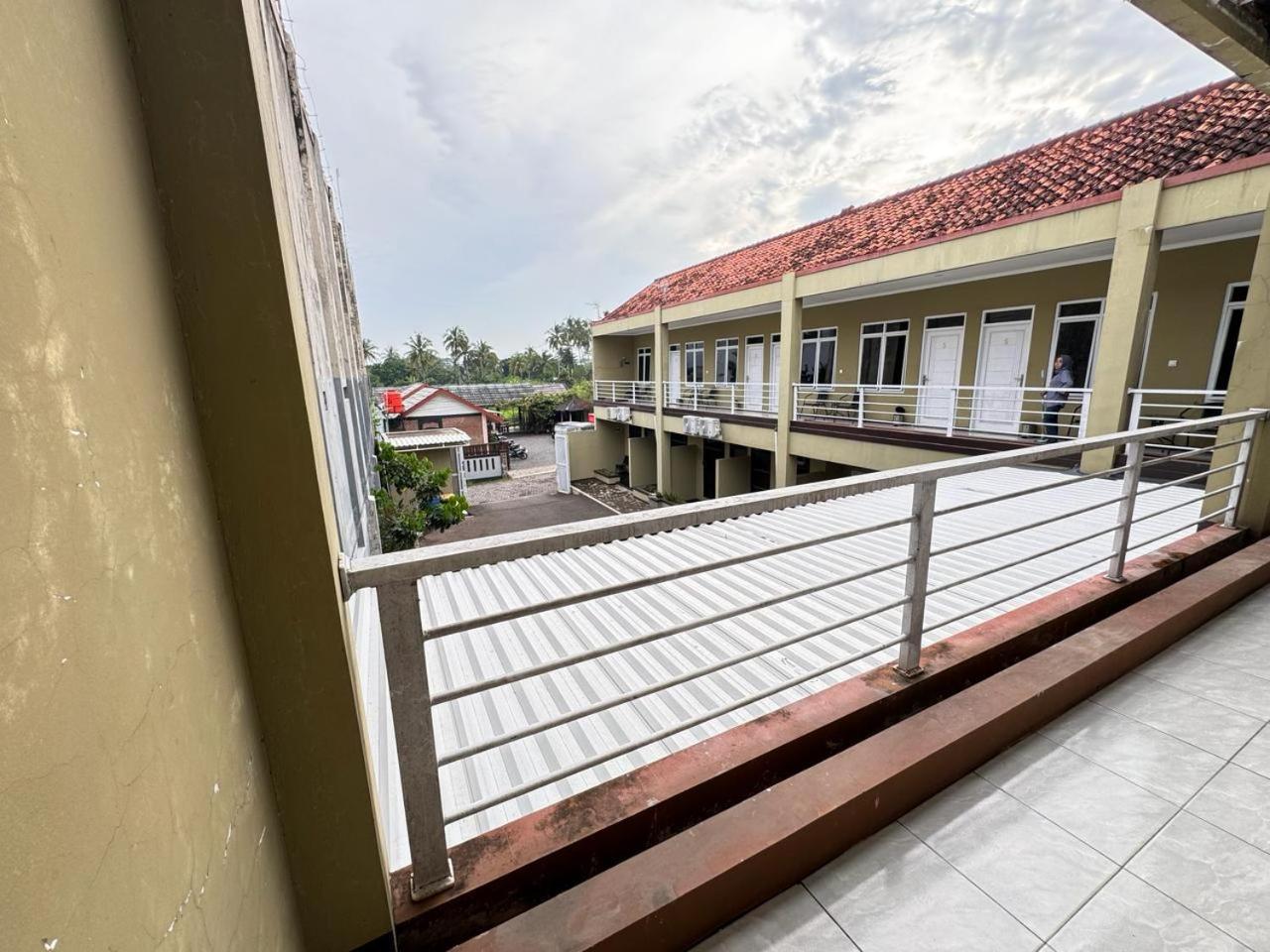 Fakhira Residence Hotel Cianjur Eksteriør billede